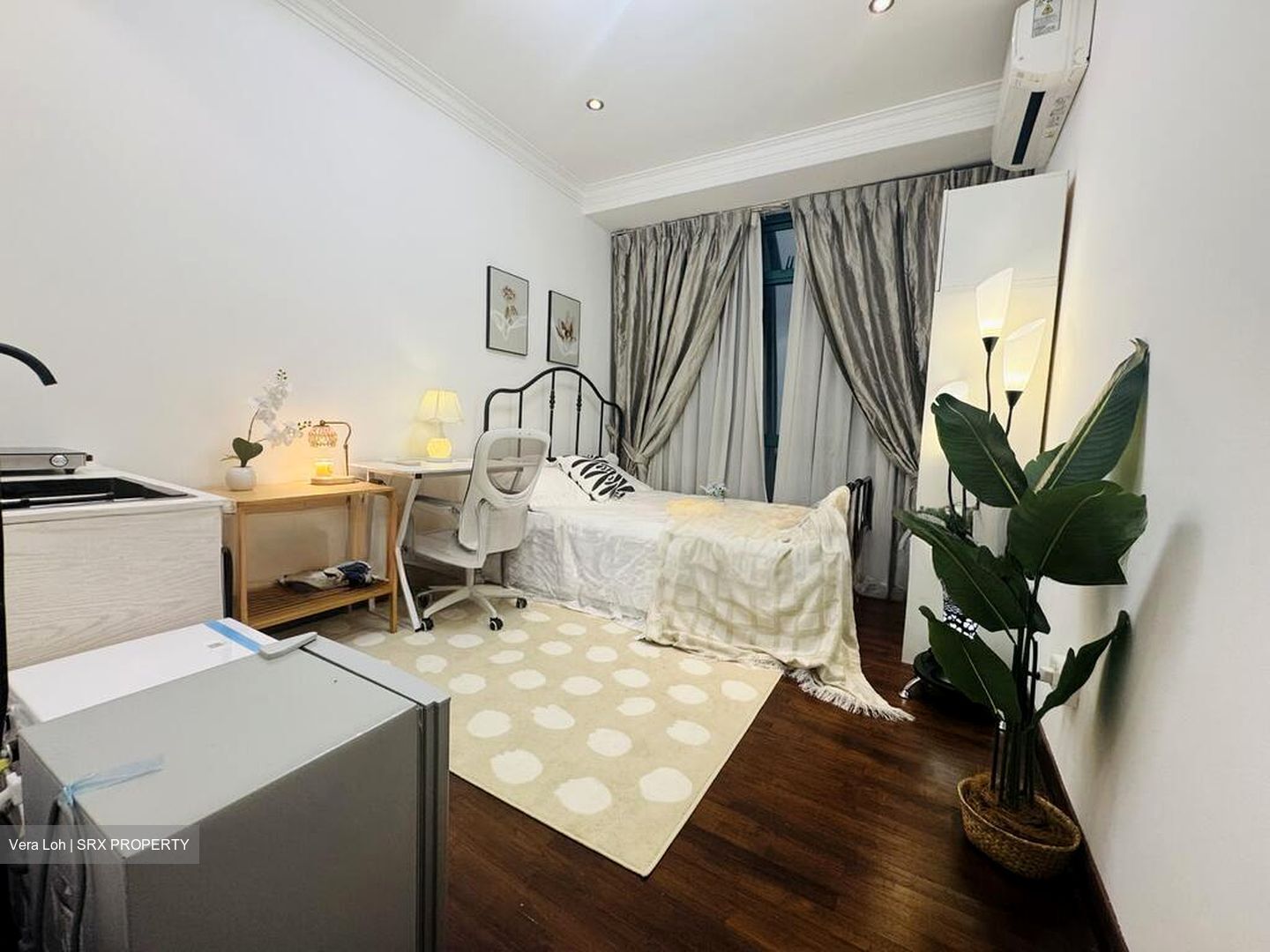 Kew Vale (D16), Terrace #497017591